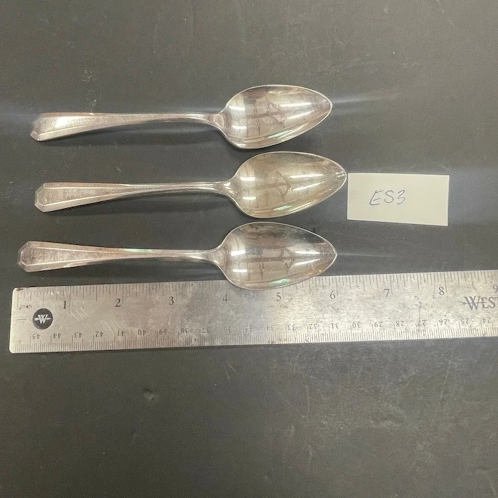 WM Rogers Mfg. Co.‎ Art Deco Set of 3 Teaspoons 1941 Priscilla Pattern ES3